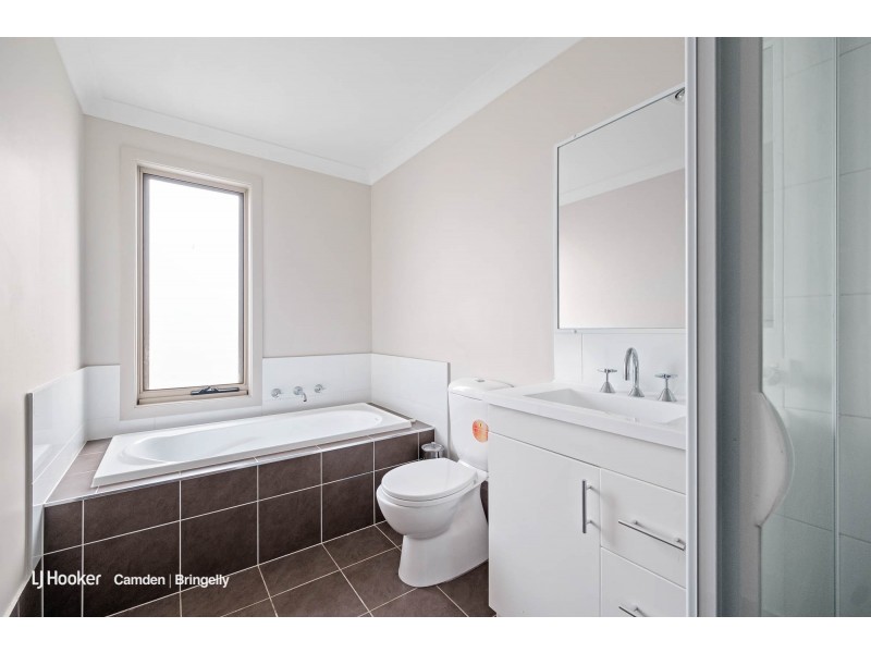 28 Romney Street, Elderslie NSW 2570