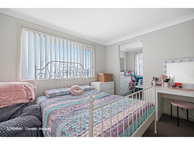28 Romney Street, Elderslie NSW 2570