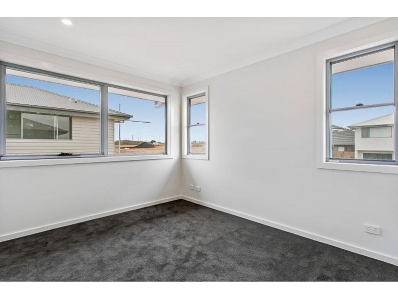 2 Rawlings Street, Oran Park NSW 2570