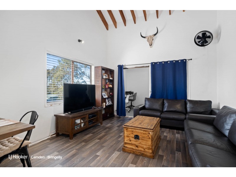 75 Avon Rd, Bringelly NSW 2556