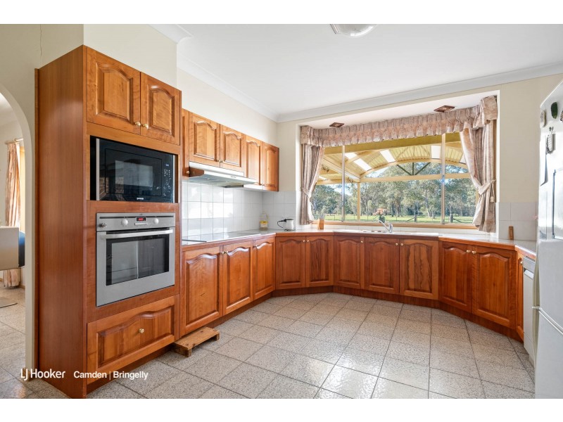 96 Kelvin Park Drive, Bringelly NSW 2556