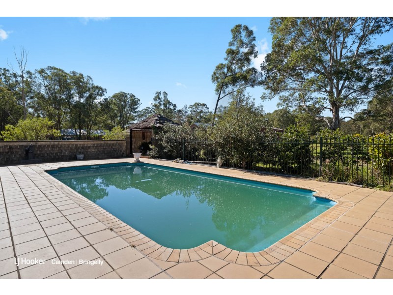 96 Kelvin Park Drive, Bringelly NSW 2556