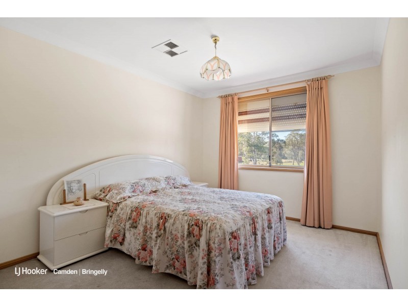 96 Kelvin Park Drive, Bringelly NSW 2556