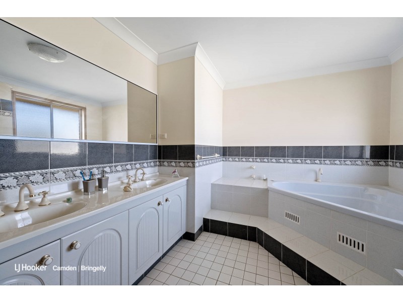 96 Kelvin Park Drive, Bringelly NSW 2556