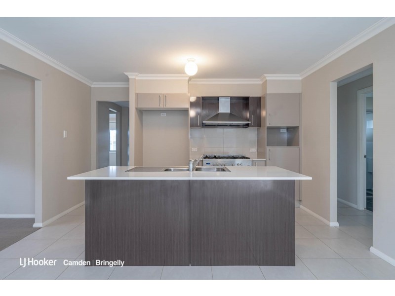 1 Garton Road, Spring Farm NSW 2570