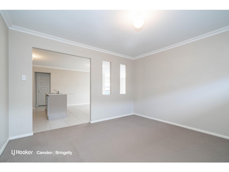 1 Garton Road, Spring Farm NSW 2570