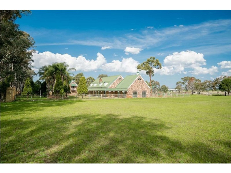 6 Carrington Road, Bringelly NSW 2556