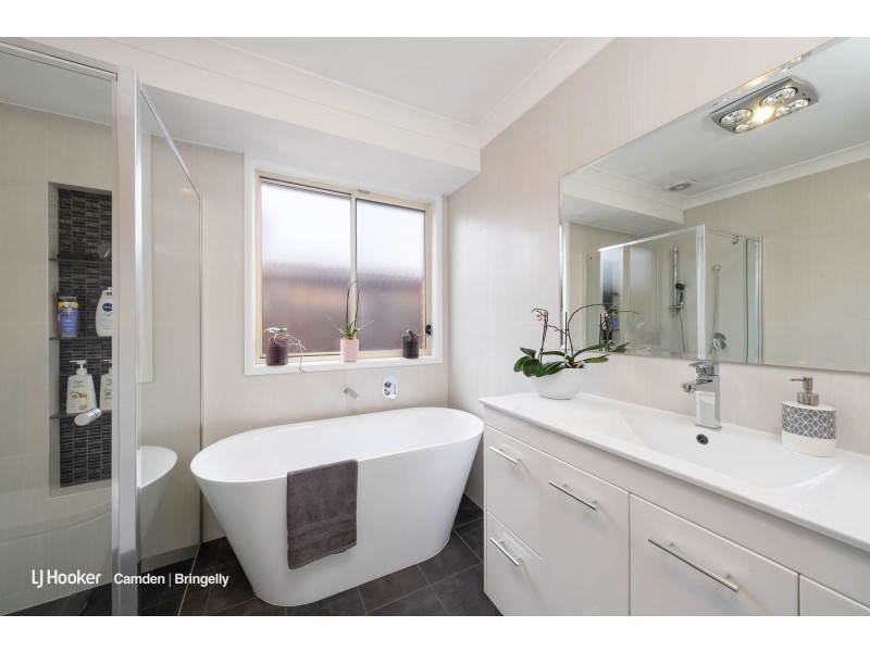 14 Spring Hill Circle, Currans Hill NSW 2567