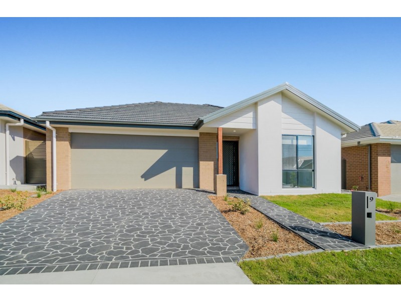 9 Willunga Street, Gledswood Hills NSW 2557