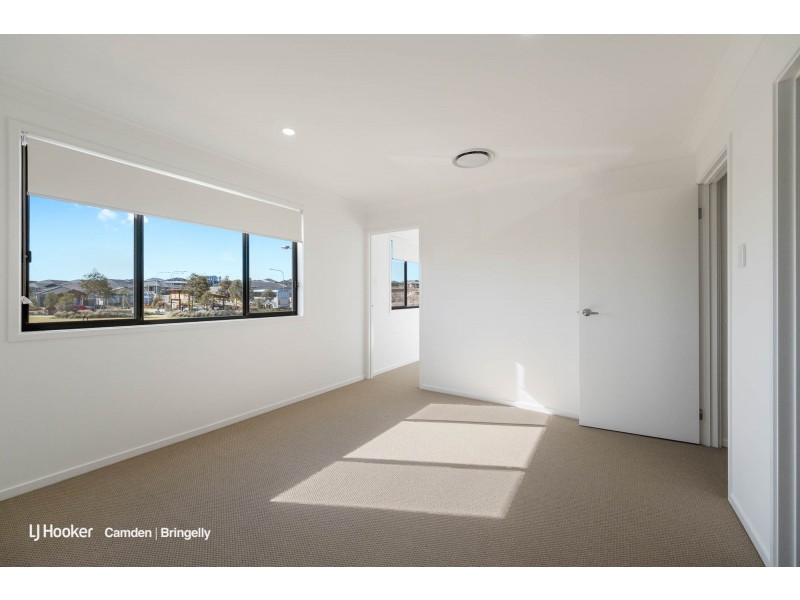 15 Barrett St, Gregory Hills NSW 2557