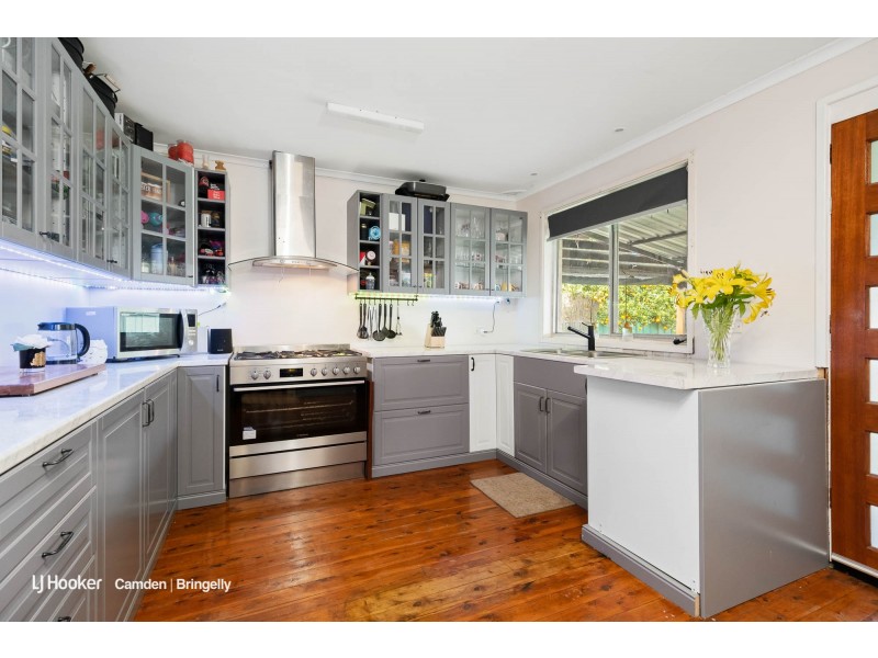 12 Courtland Avenue, Tahmoor NSW 2573