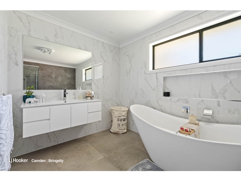 79 Kundabung Street, Belimbla Park NSW 2570