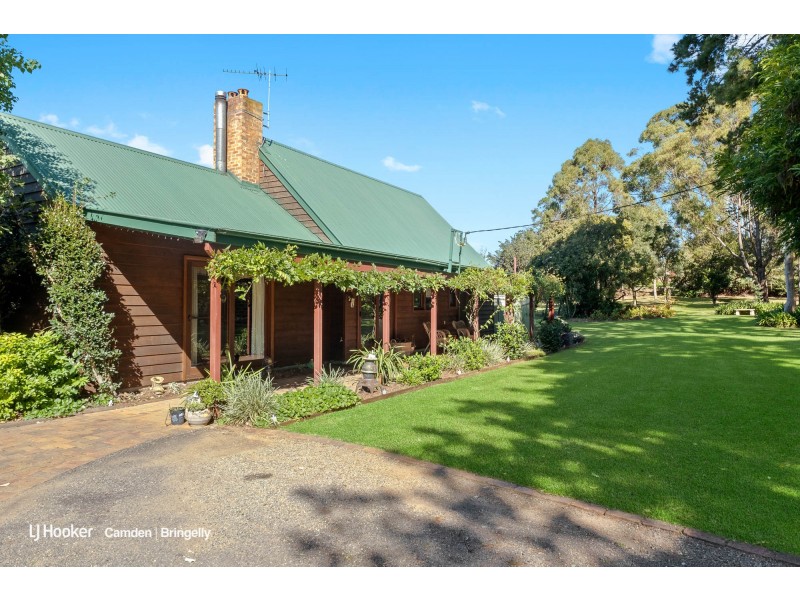 210 Montpelier Drive, The Oaks NSW 2570