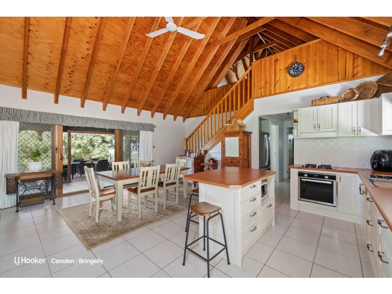 210 Montpelier Drive, The Oaks NSW 2570