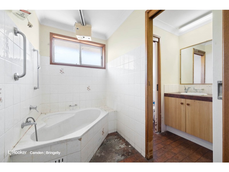 24 Berallier Drive, Camden South NSW 2570