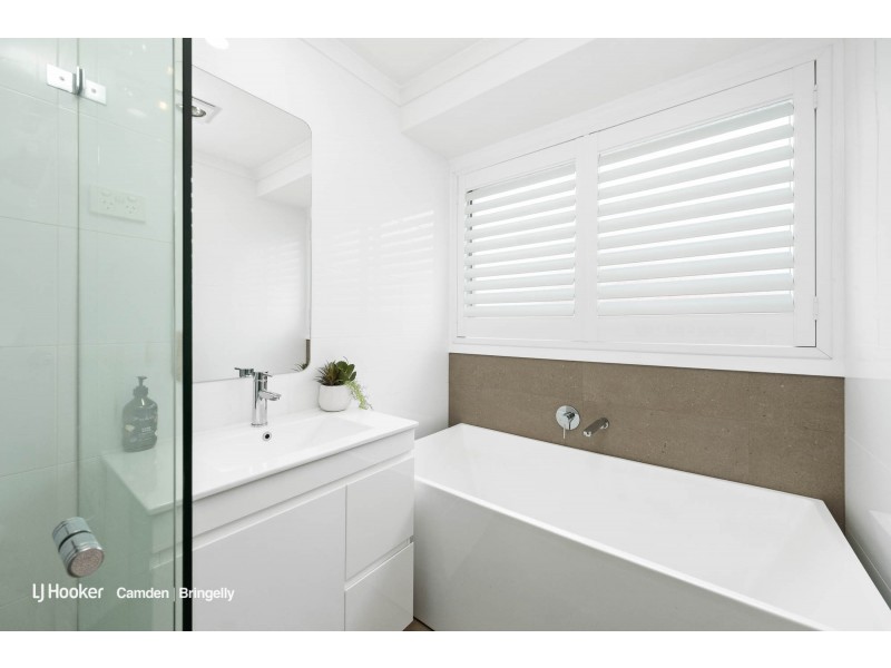 22 Mantalini Street, Ambarvale NSW 2560