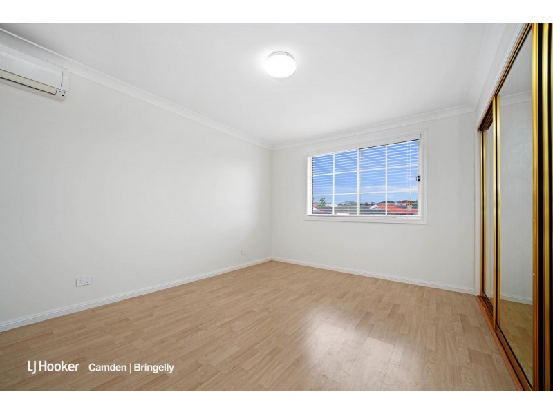 8B Watts Place, West Hoxton NSW 2171