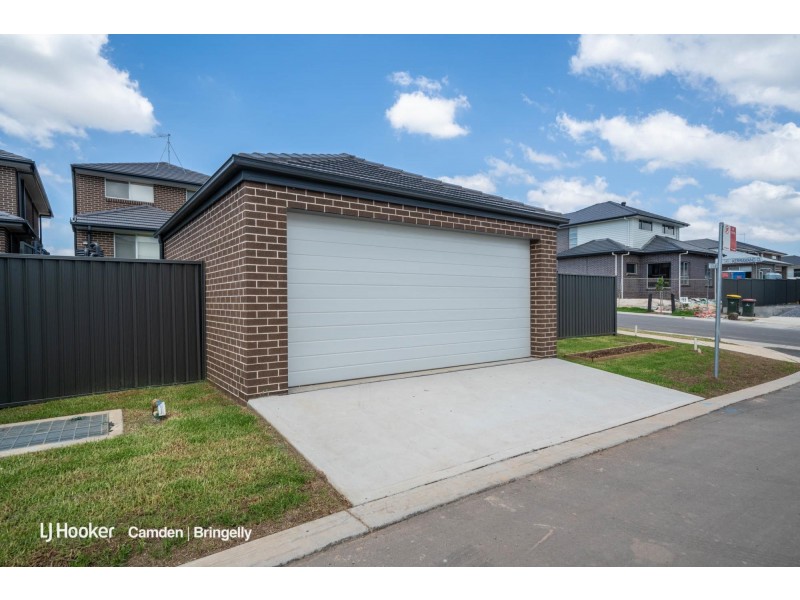 17 Doubletail Lane, Denham Court NSW 2565