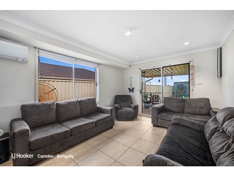 2/15 Porter Street, Minto NSW 2566