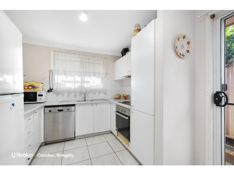 2/15 Porter Street, Minto NSW 2566
