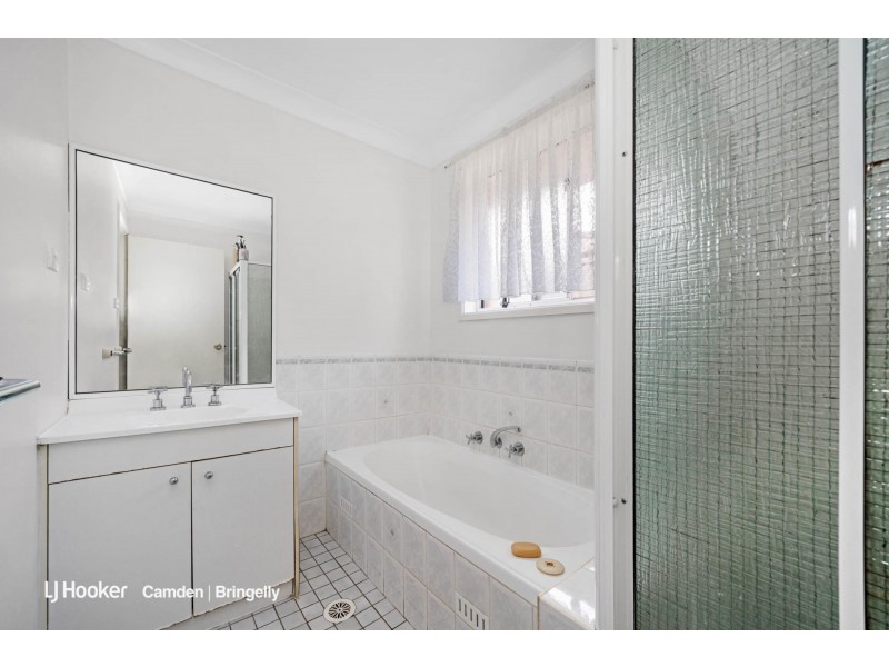 2/15 Porter Street, Minto NSW 2566