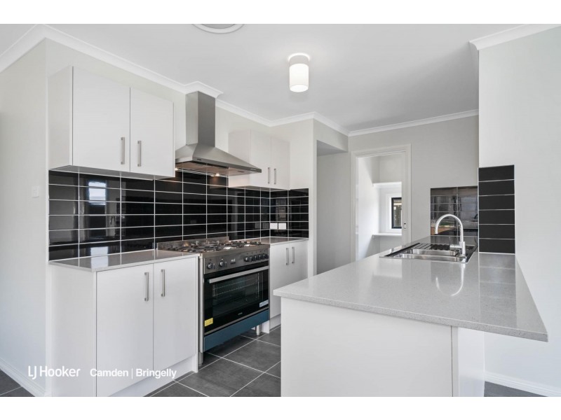 42 Jennings Crescent, Spring Farm NSW 2570