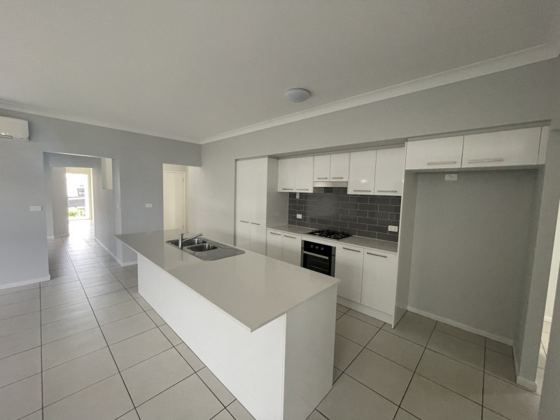 32 Bilson Road, Spring Farm NSW 2570