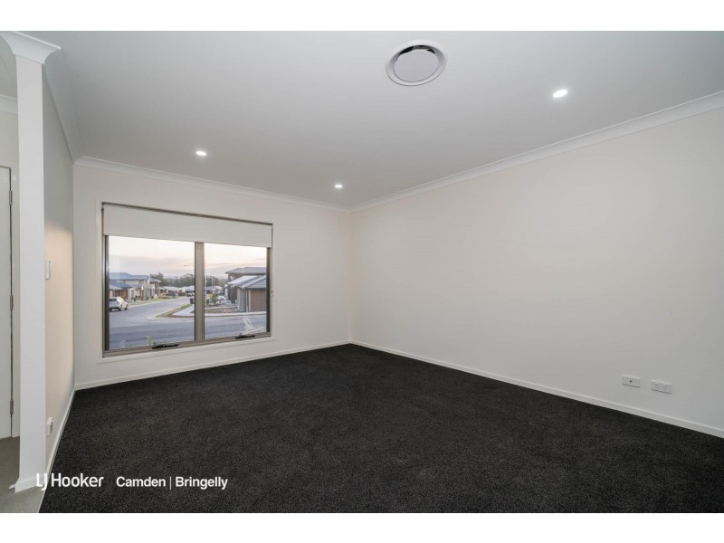 35 Goodluck Circuit, Cobbitty NSW 2570