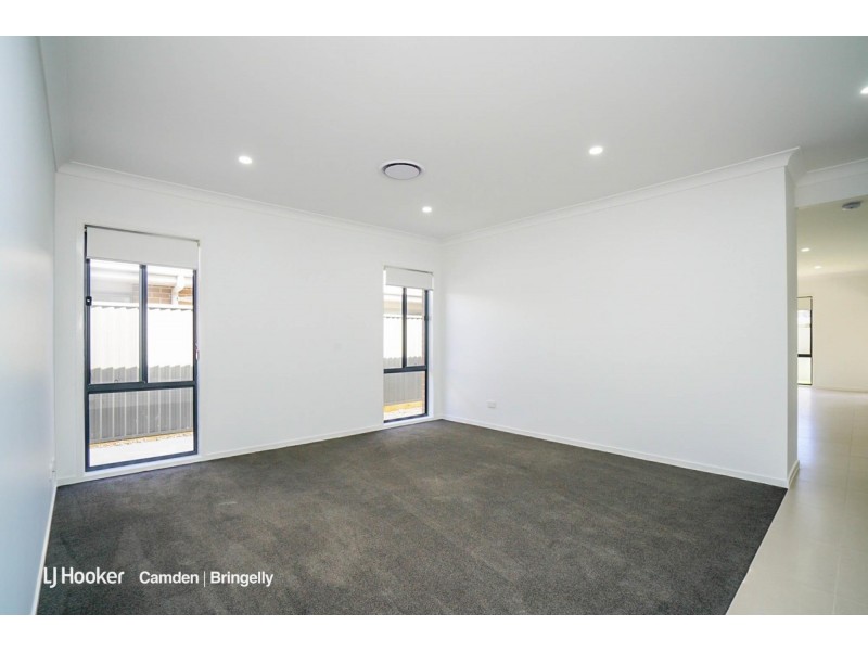 5 Goodluck Cct, Cobbitty NSW 2570