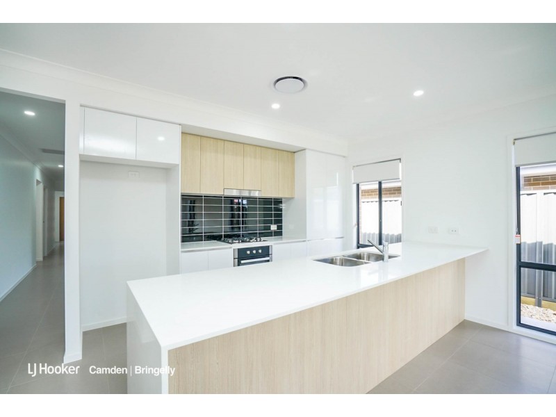 5 Goodluck Cct, Cobbitty NSW 2570