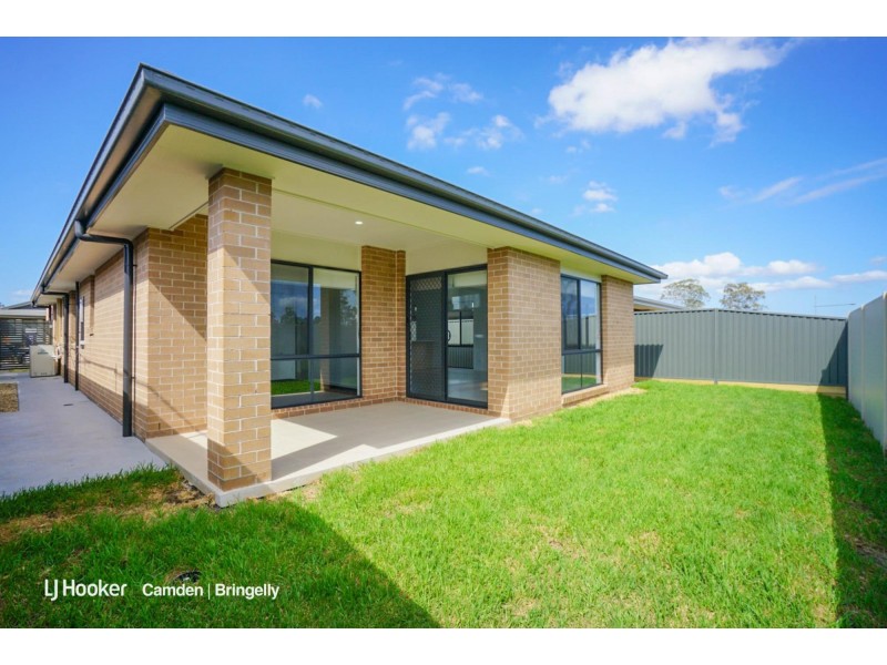 5 Goodluck Cct, Cobbitty NSW 2570