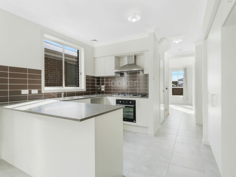 12B Fleece Loop, Oran Park NSW 2570
