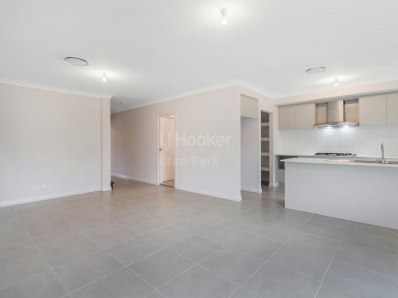 12 Wheat Street, Oran Park NSW 2570