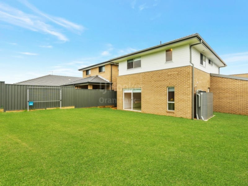 12 Wheat Street, Oran Park NSW 2570