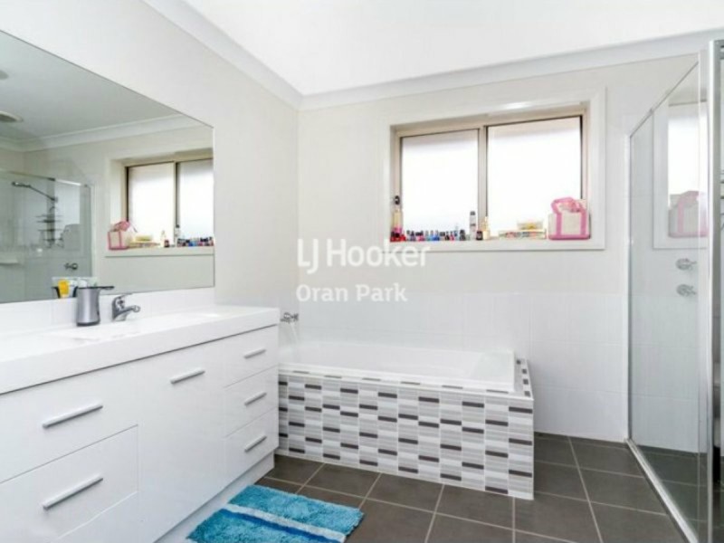 31 Bond Street, Oran Park NSW 2570