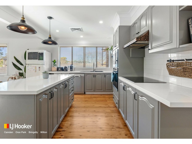 8 Forrest Crescent, Camden NSW 2570