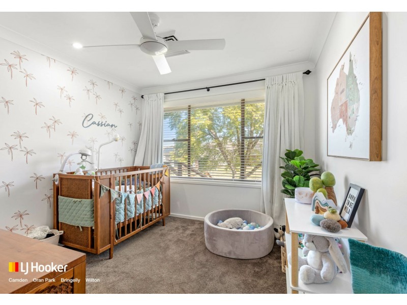8 Forrest Crescent, Camden NSW 2570