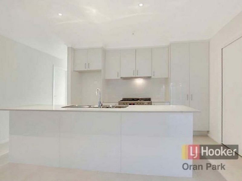 15 Franklin Grove, Oran Park NSW 2570