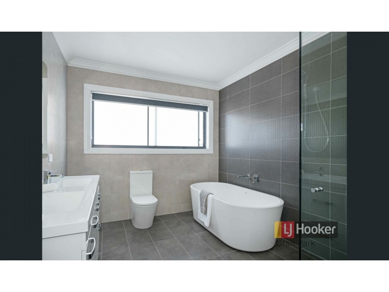 9 Olley Avenue, Oran Park NSW 2570
