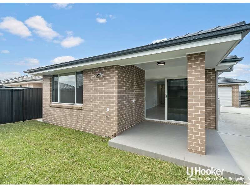 44 Horizon Loop, Oran Park NSW 2570