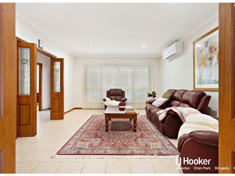 37 Lakeland Circuit, Harrington Park NSW 2567