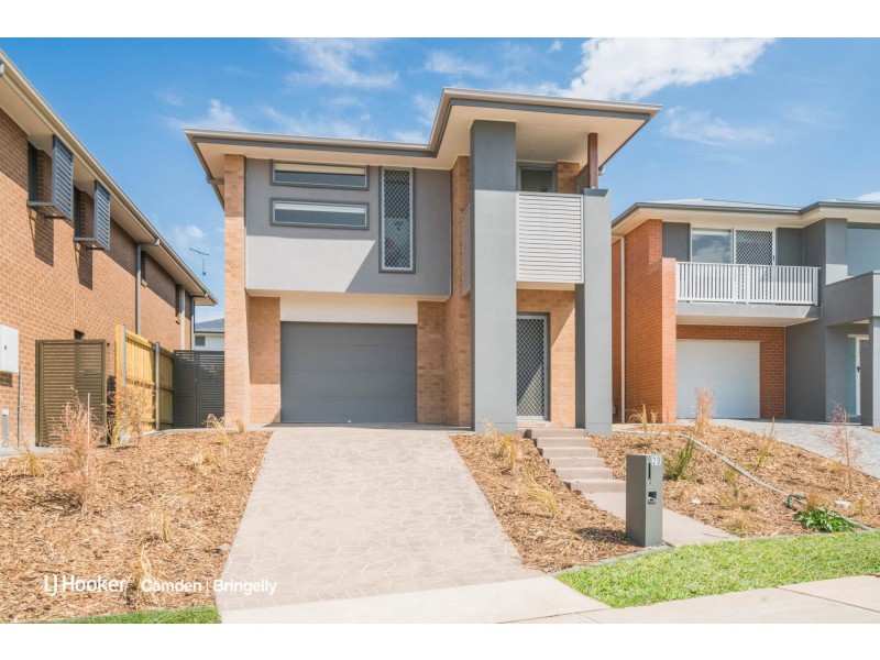 126 Dalmatia Ave, Edmondson Park NSW 2174