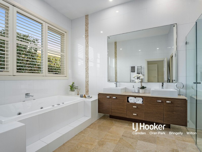 34 Cubitt Drive, Denham Court NSW 2565