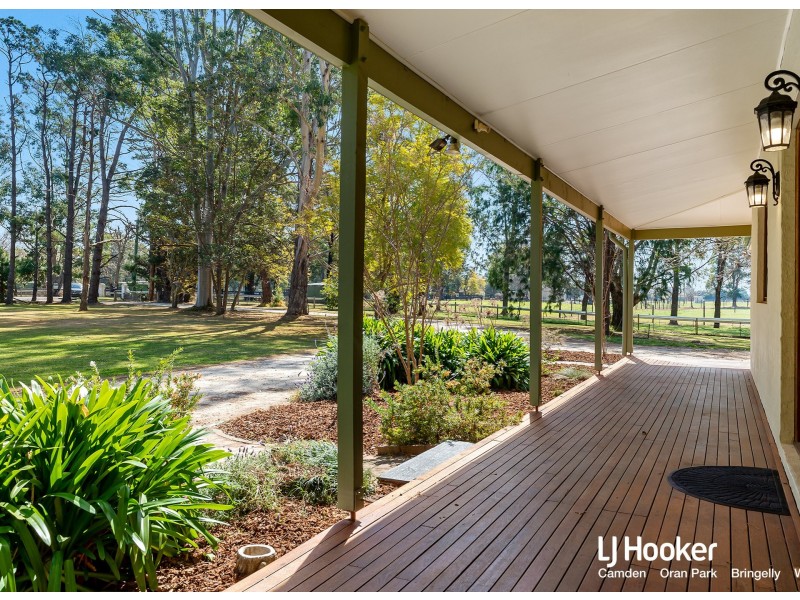 30 Strathmore Road, The Oaks NSW 2570