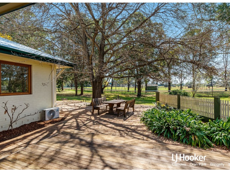 30 Strathmore Road, The Oaks NSW 2570