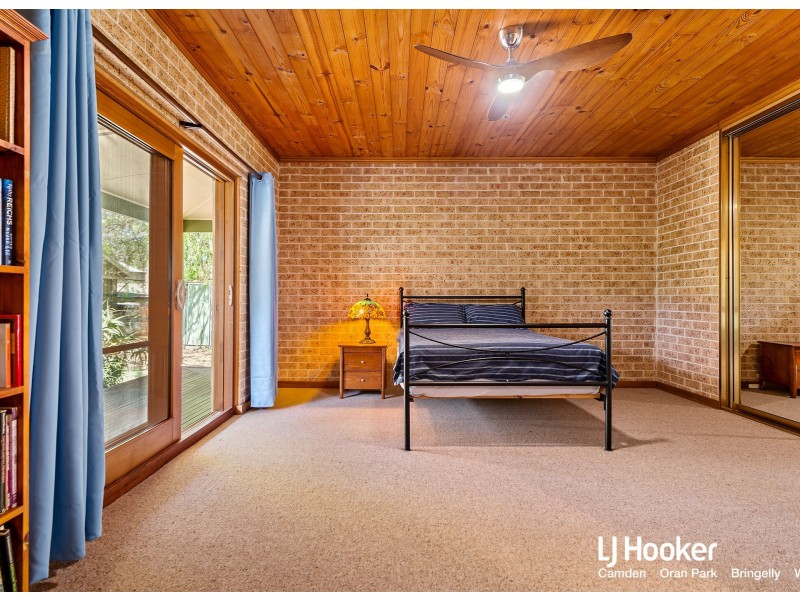 30 Strathmore Road, The Oaks NSW 2570