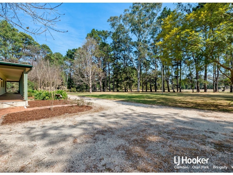 30 Strathmore Road, The Oaks NSW 2570