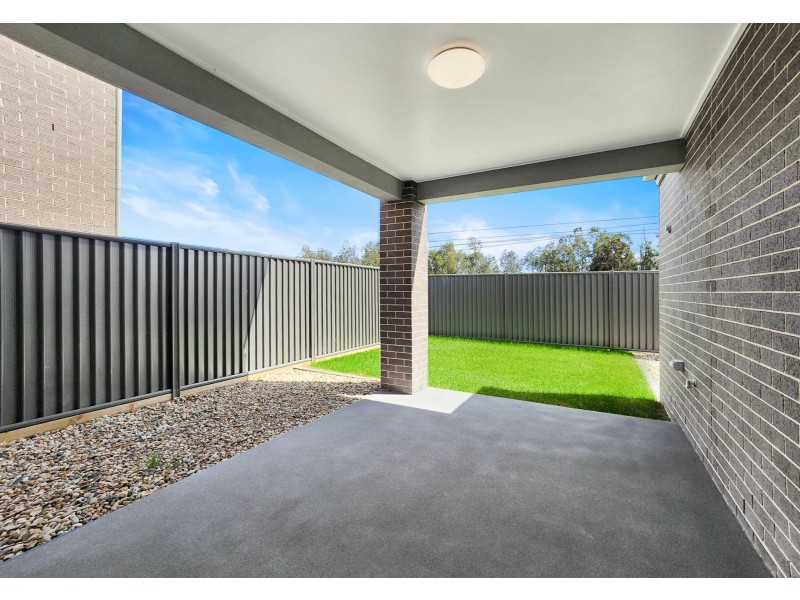 43 Vanderfield Crescent, Oran Park NSW 2570