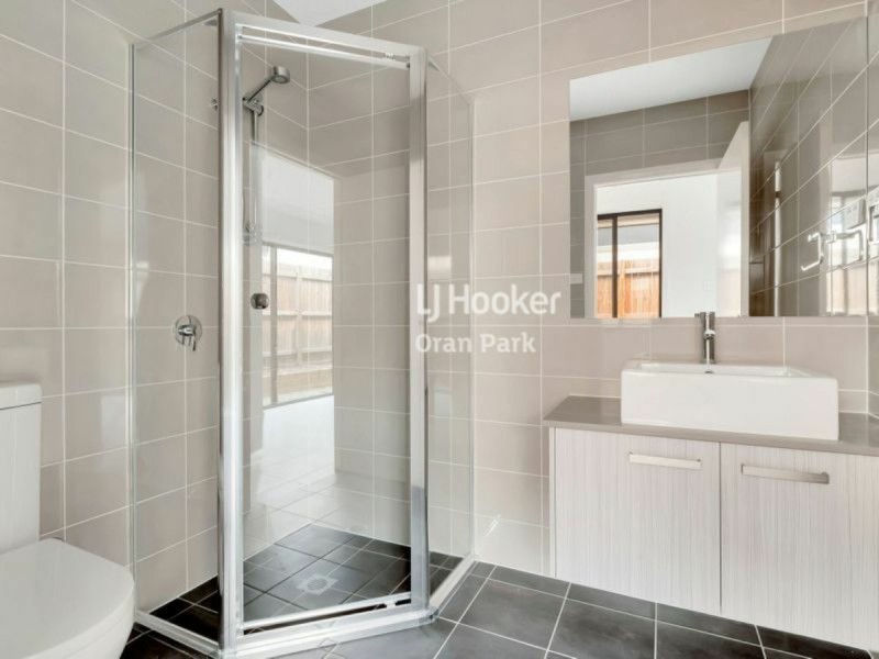 7B Faithful Street, Oran Park NSW 2570