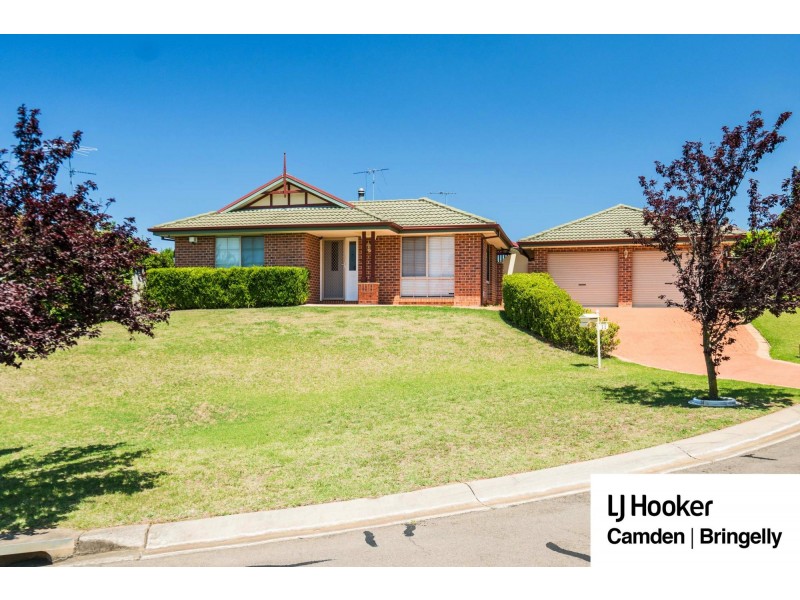11 Craven Place, Mount Annan NSW 2567